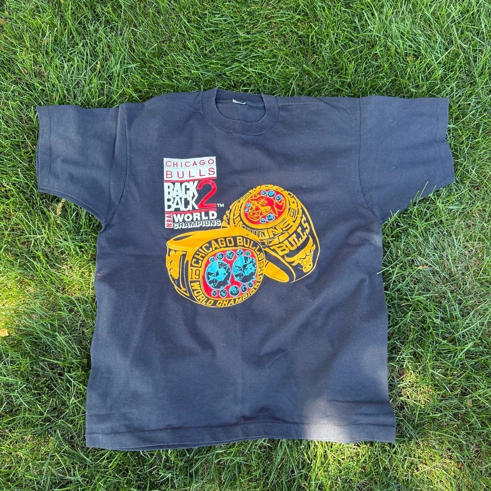 Vintage NBA Chicago Bulls back 2 back world champions black t-shirt